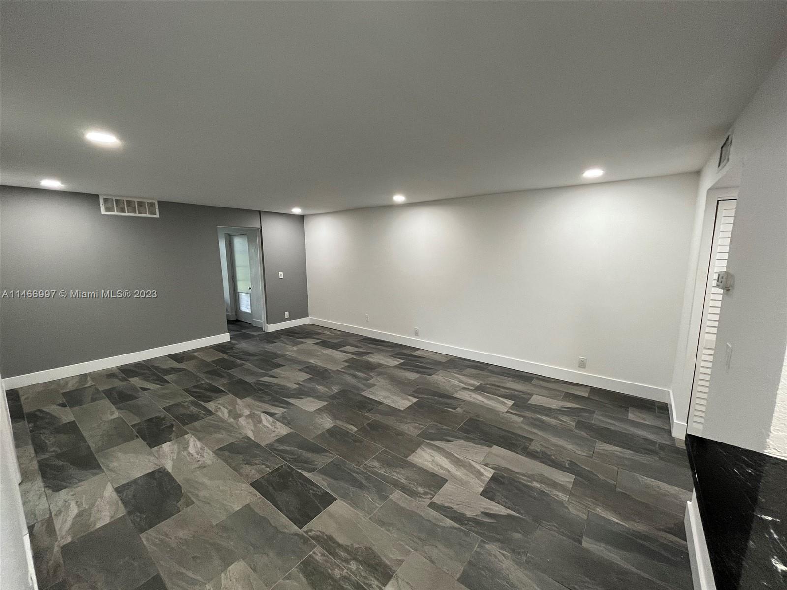 2 OF PALM SPRINGS 1 CONDO - Residential Lease