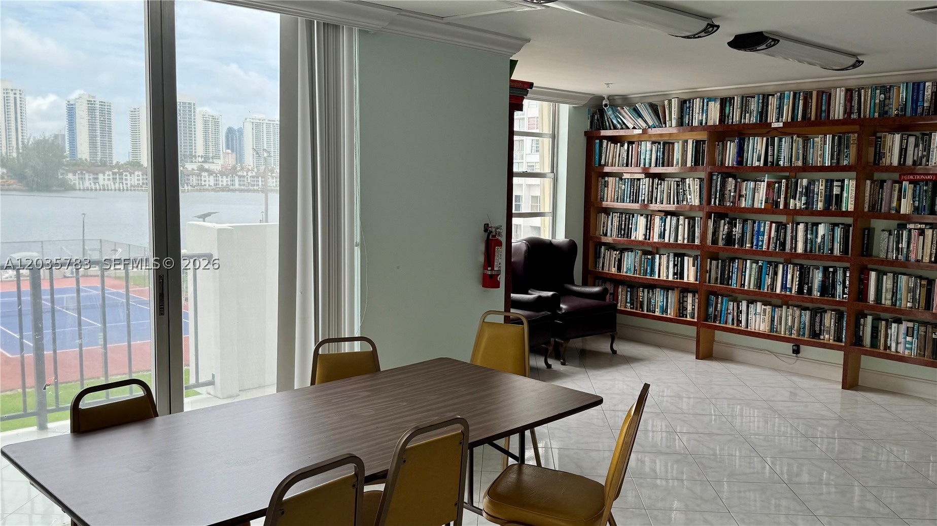 COMMODORE PLAZA CONDO - Residential