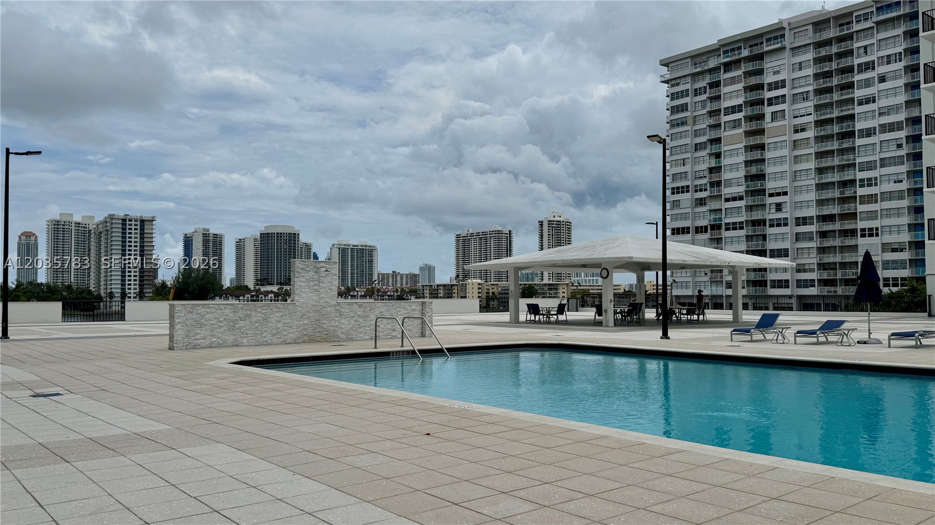 COMMODORE PLAZA CONDO - Residential
