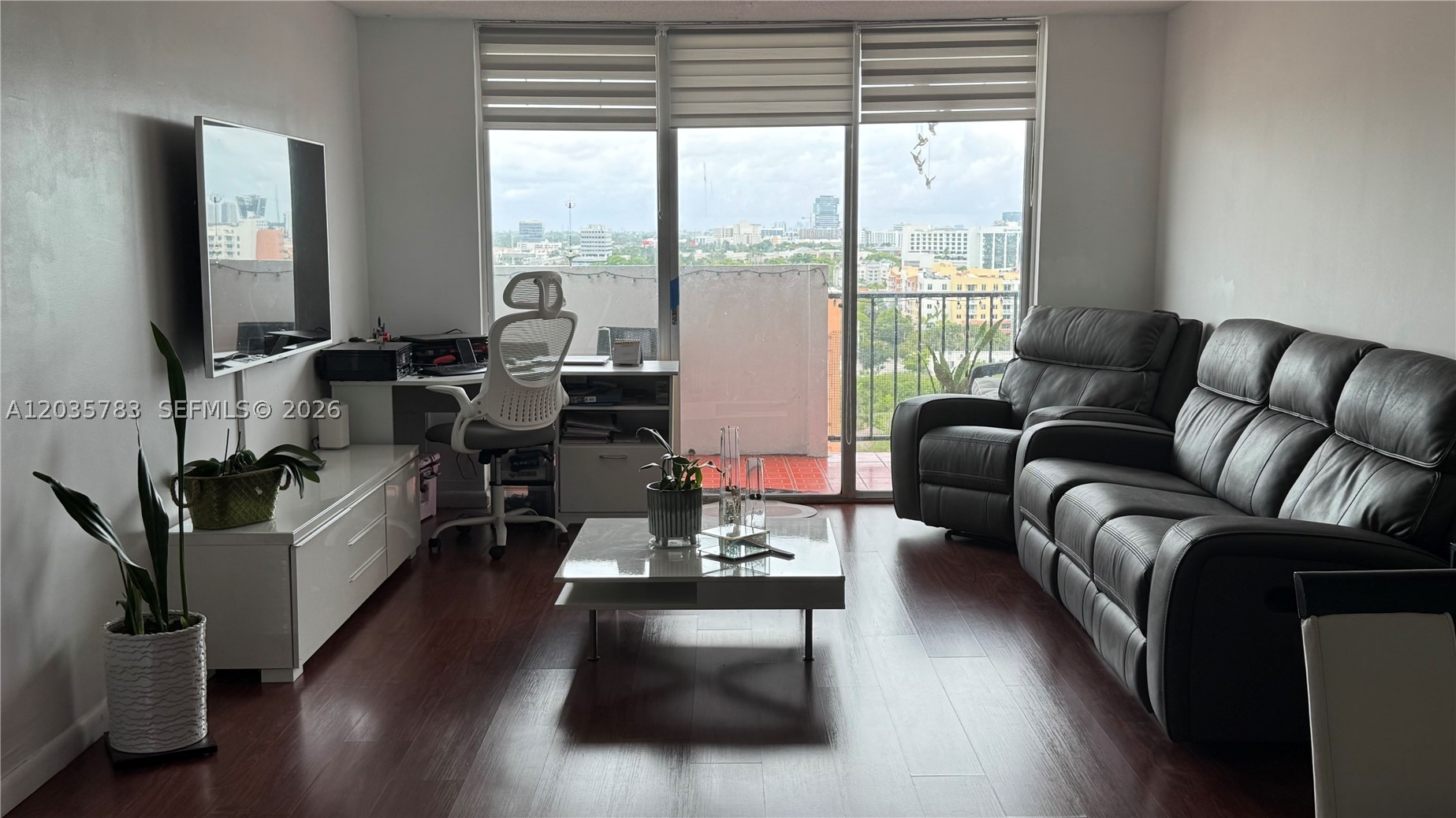 COMMODORE PLAZA CONDO - Residential