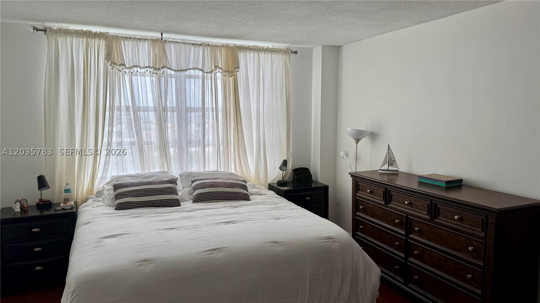 COMMODORE PLAZA CONDO - Residential
