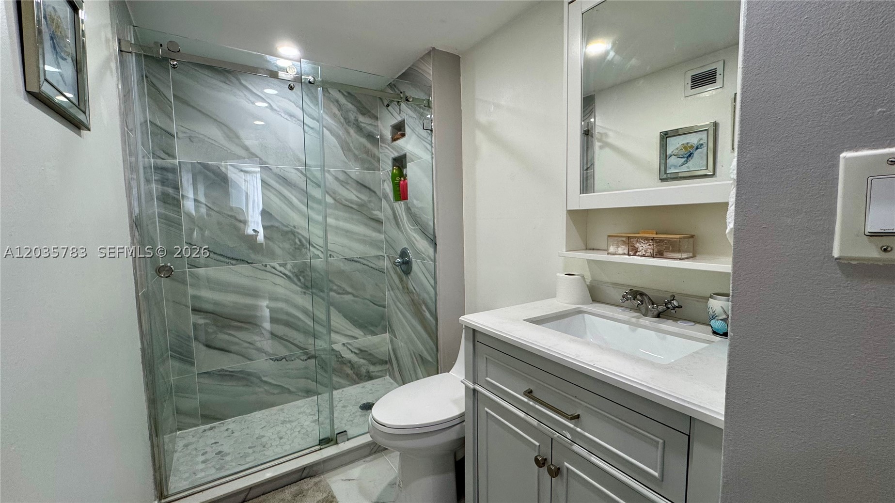 COMMODORE PLAZA CONDO - Residential