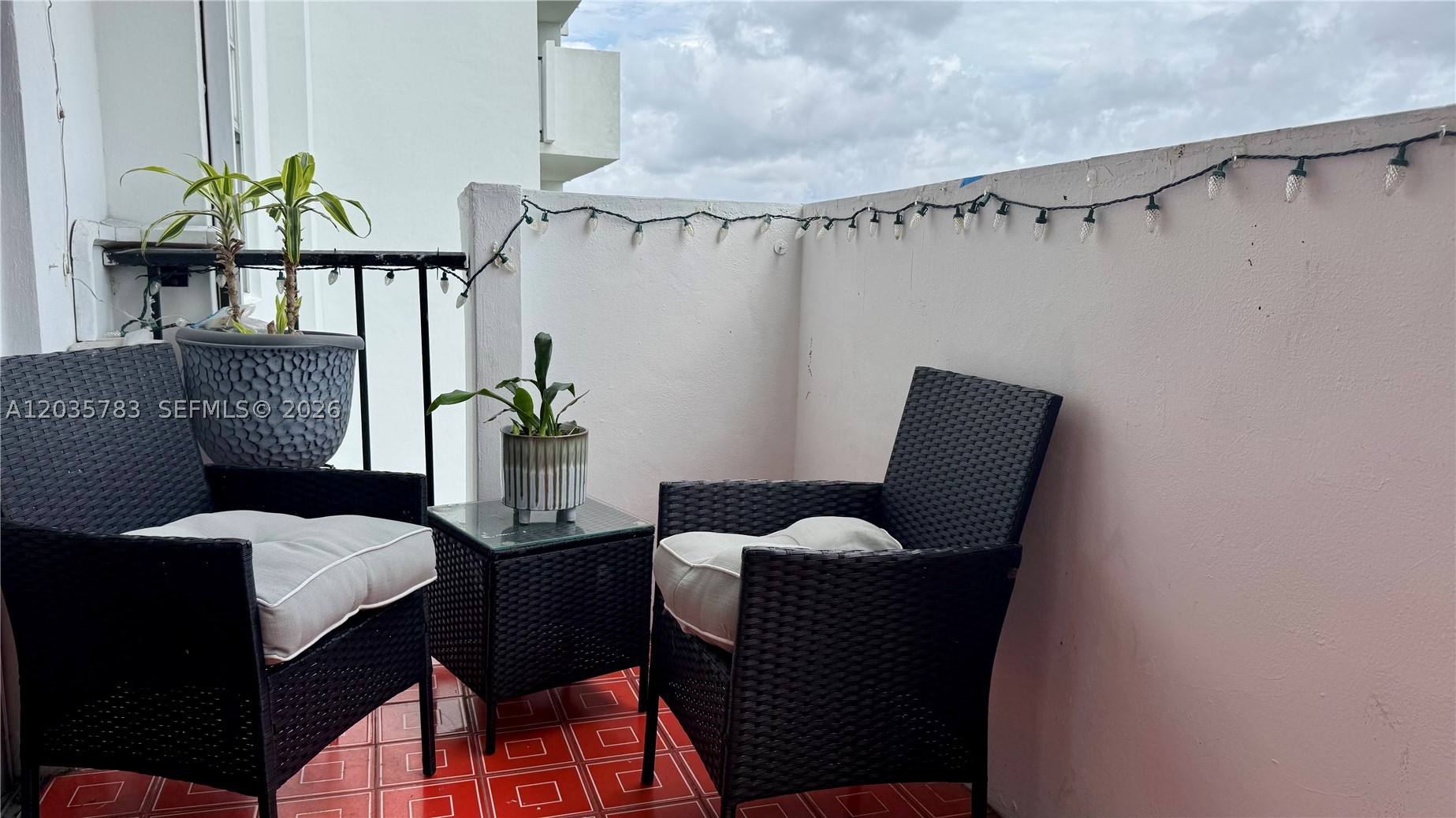 COMMODORE PLAZA CONDO - Residential