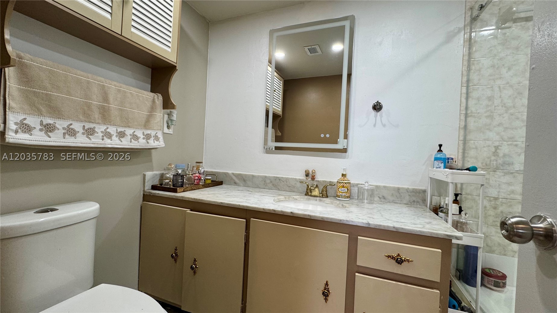 COMMODORE PLAZA CONDO - Residential