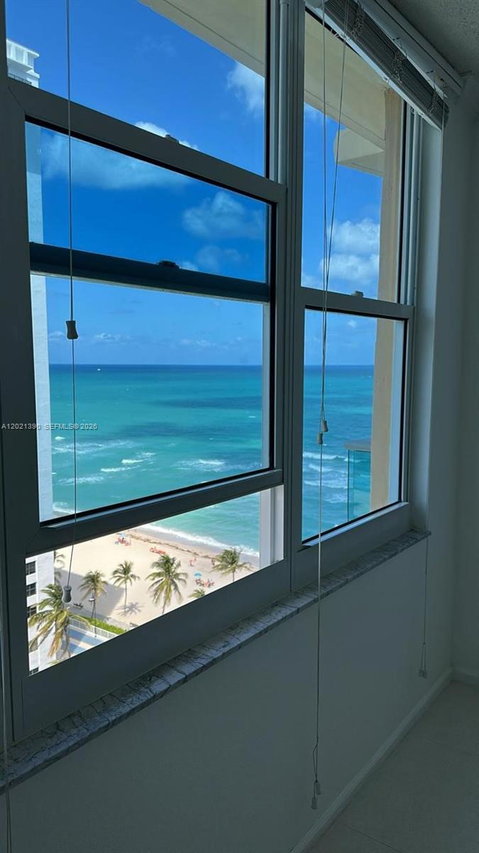 WAVE CONDO - Residential