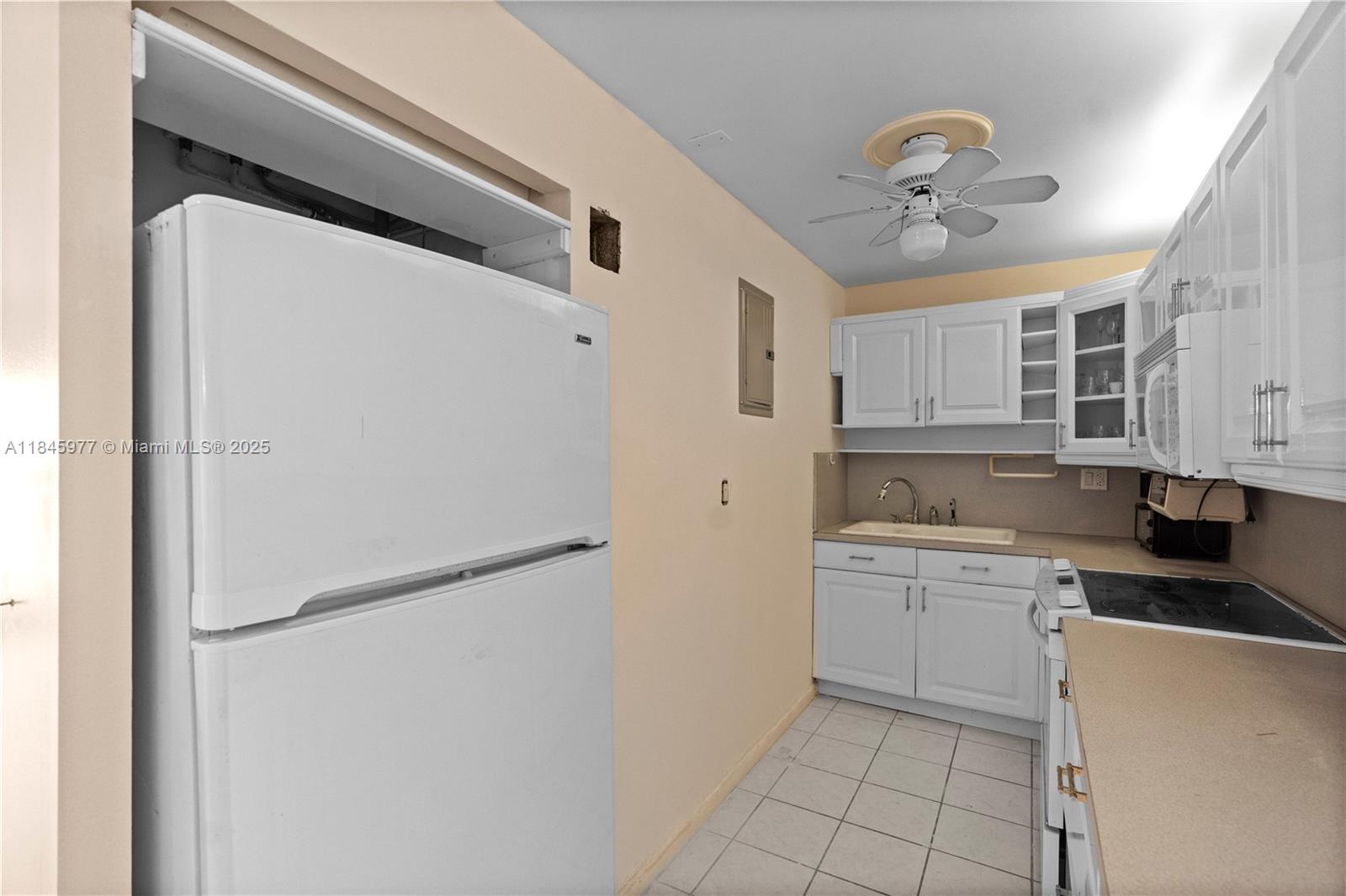 LEISURE BEACH CONDO - Residential