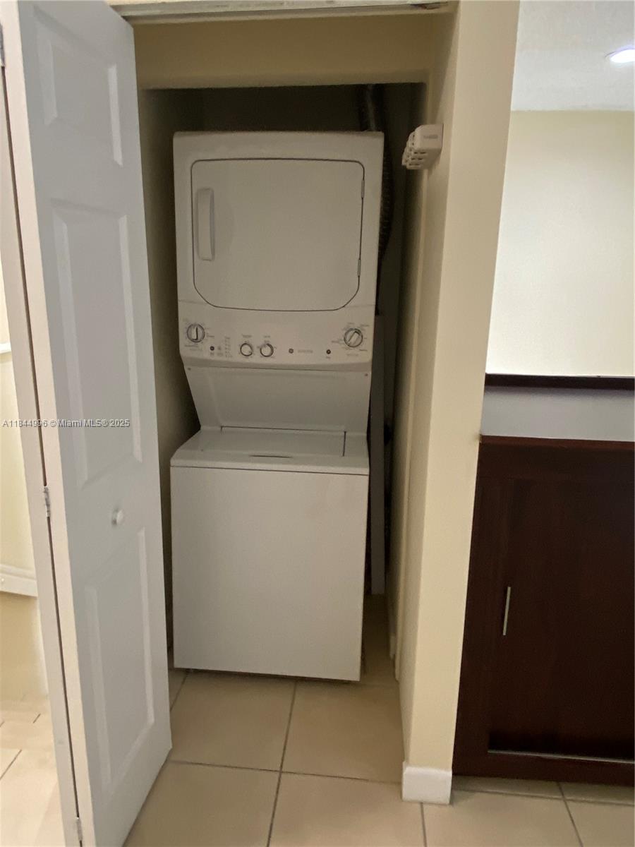 THE GREENS AT DORAL CONDO - Residential Lease