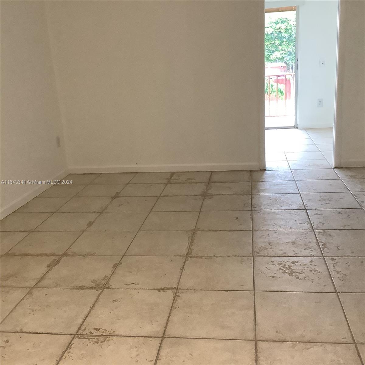 UNIVERSITY TRAIL CONDO - Residential Lease