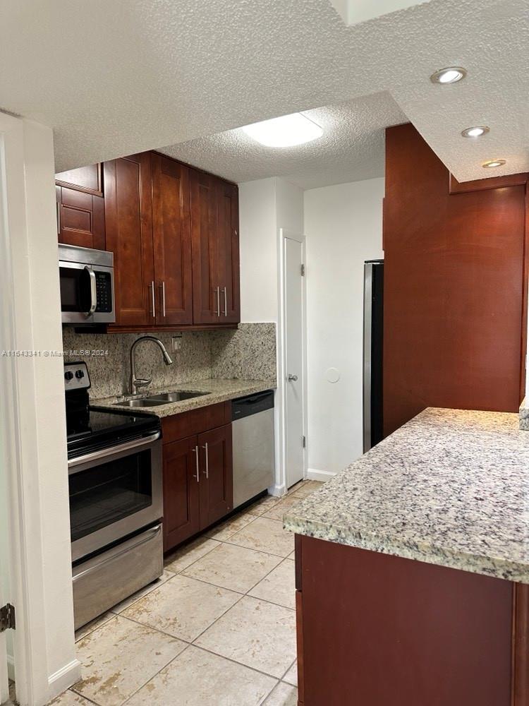 UNIVERSITY TRAIL CONDO - Residential Lease