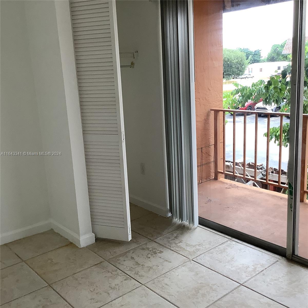 UNIVERSITY TRAIL CONDO - Residential Lease