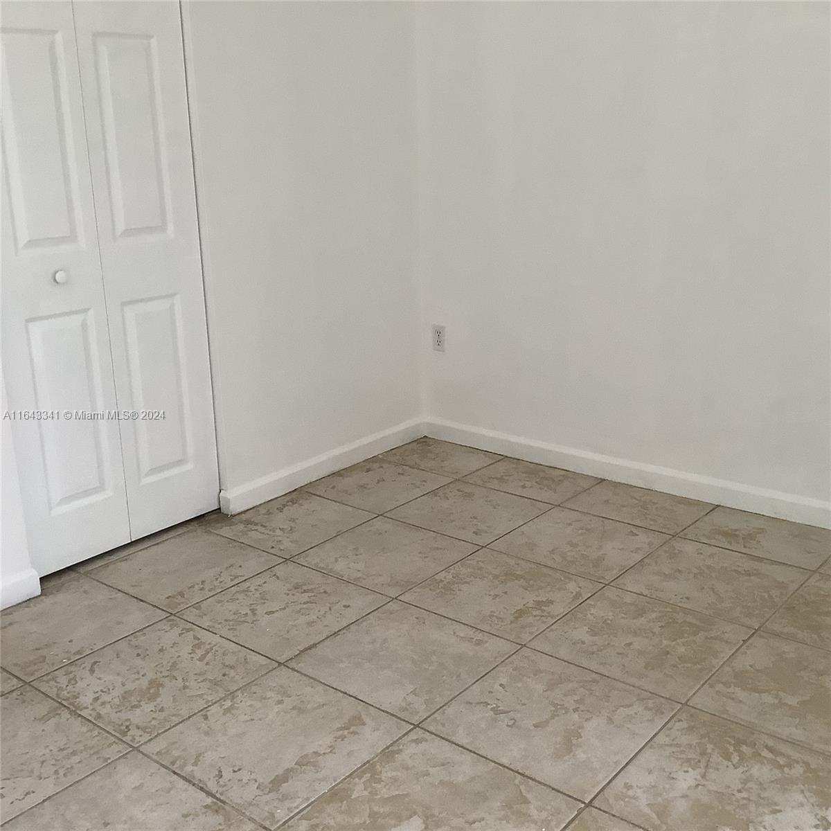UNIVERSITY TRAIL CONDO - Residential Lease