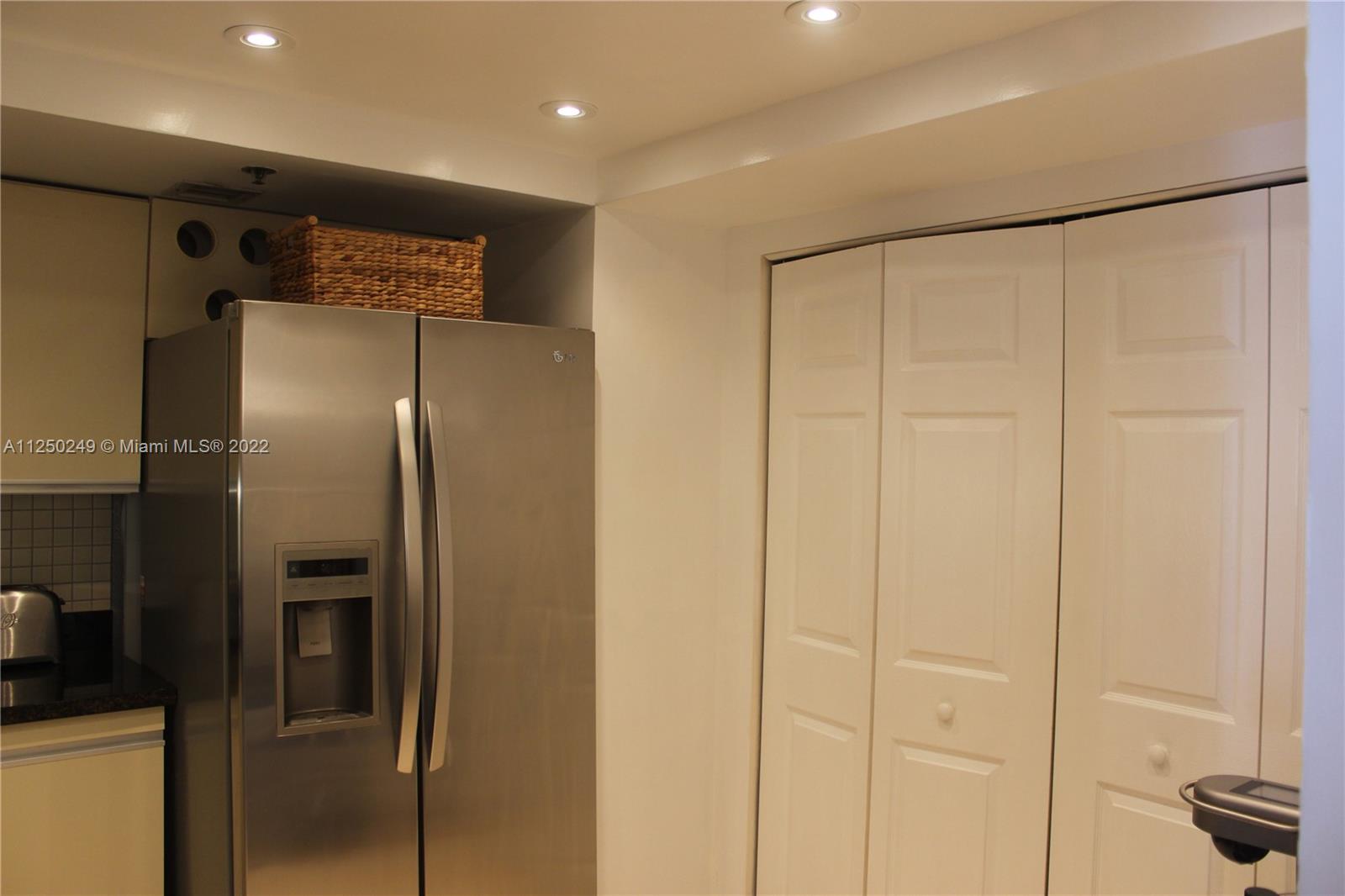 SUMMIT CONDO - Residential Lease