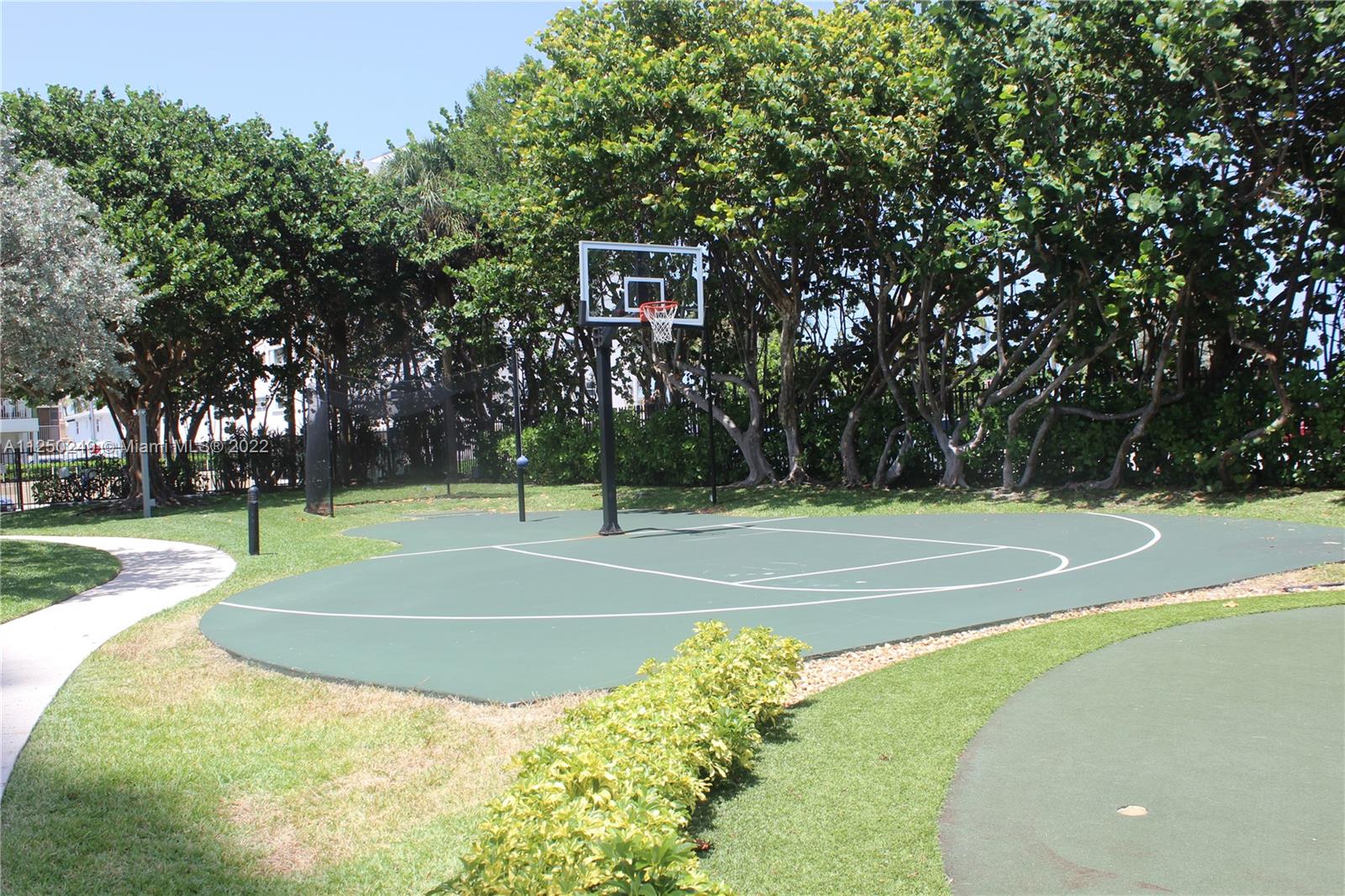 SUMMIT CONDO - Residential Lease
