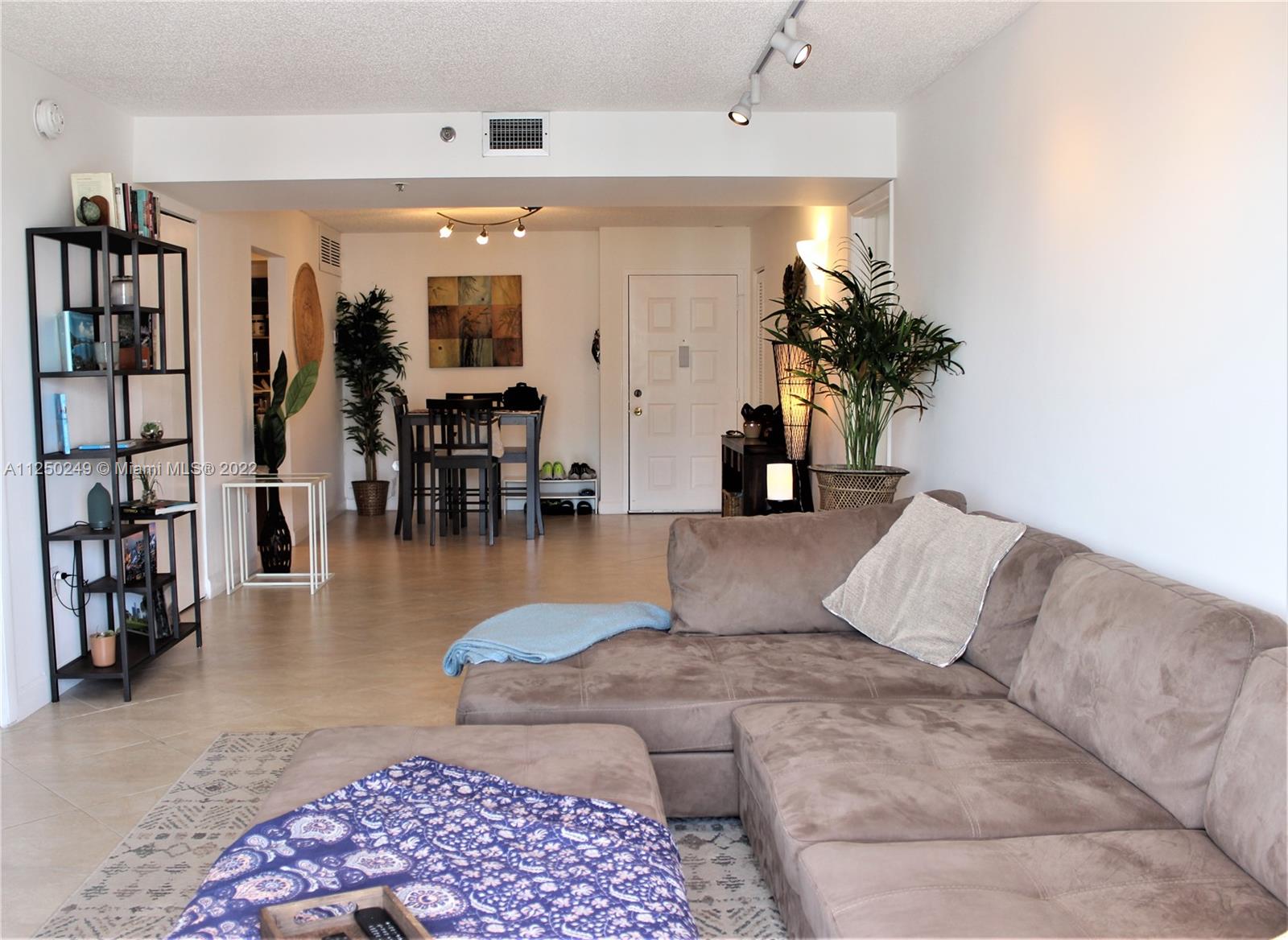 SUMMIT CONDO - Residential Lease