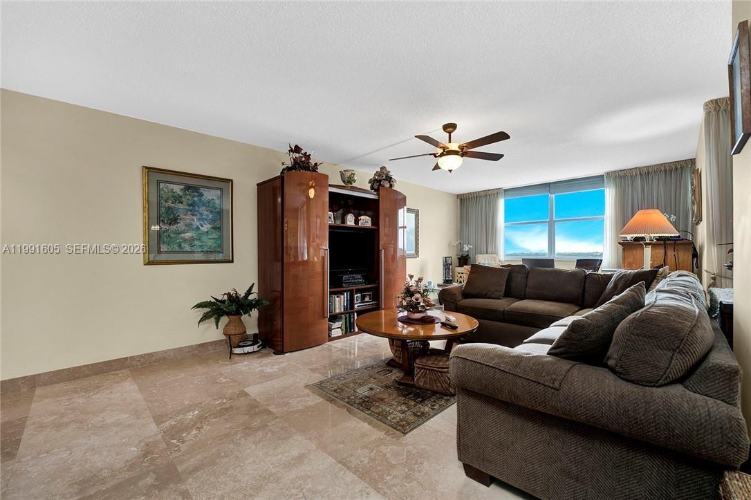 TRAFALGAR TOWERS CONDOMIN - Residential