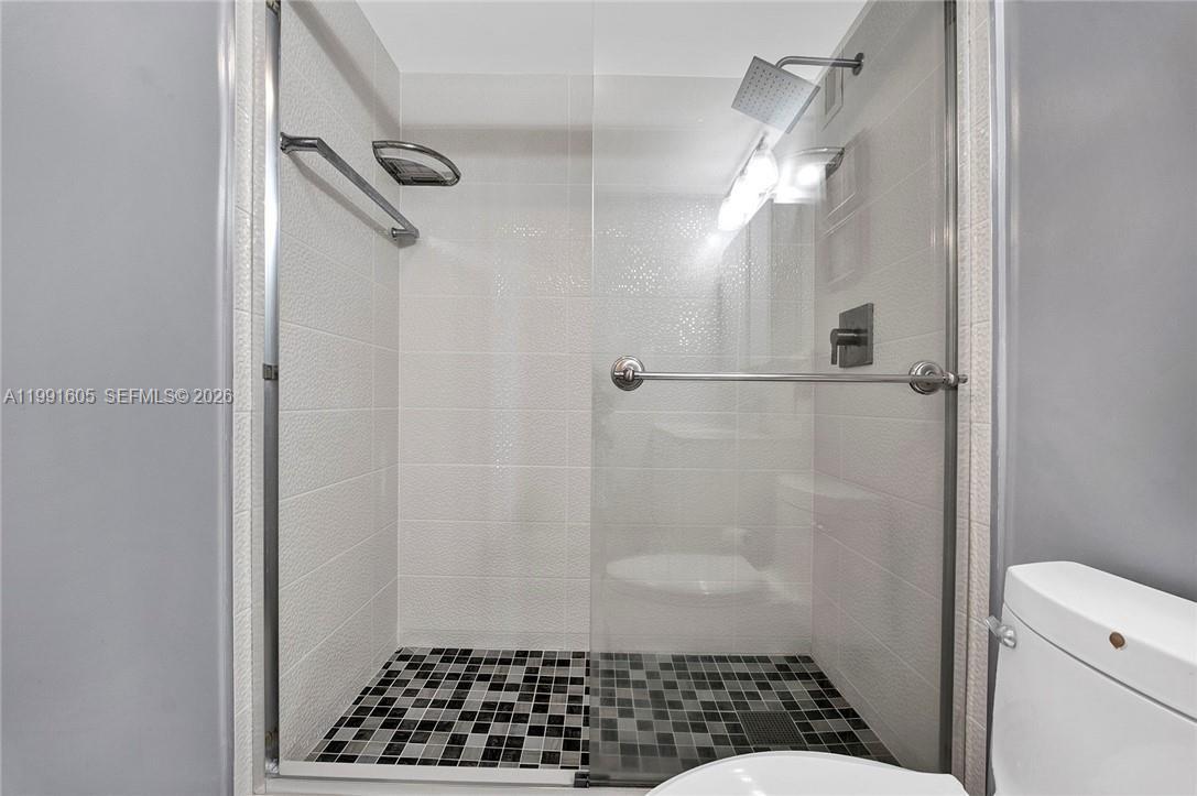 TRAFALGAR TOWERS CONDOMIN - Residential