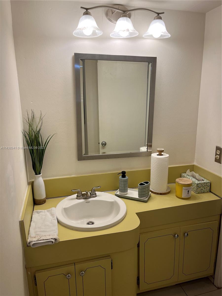 JADE WINDS GROUP - - Residential
