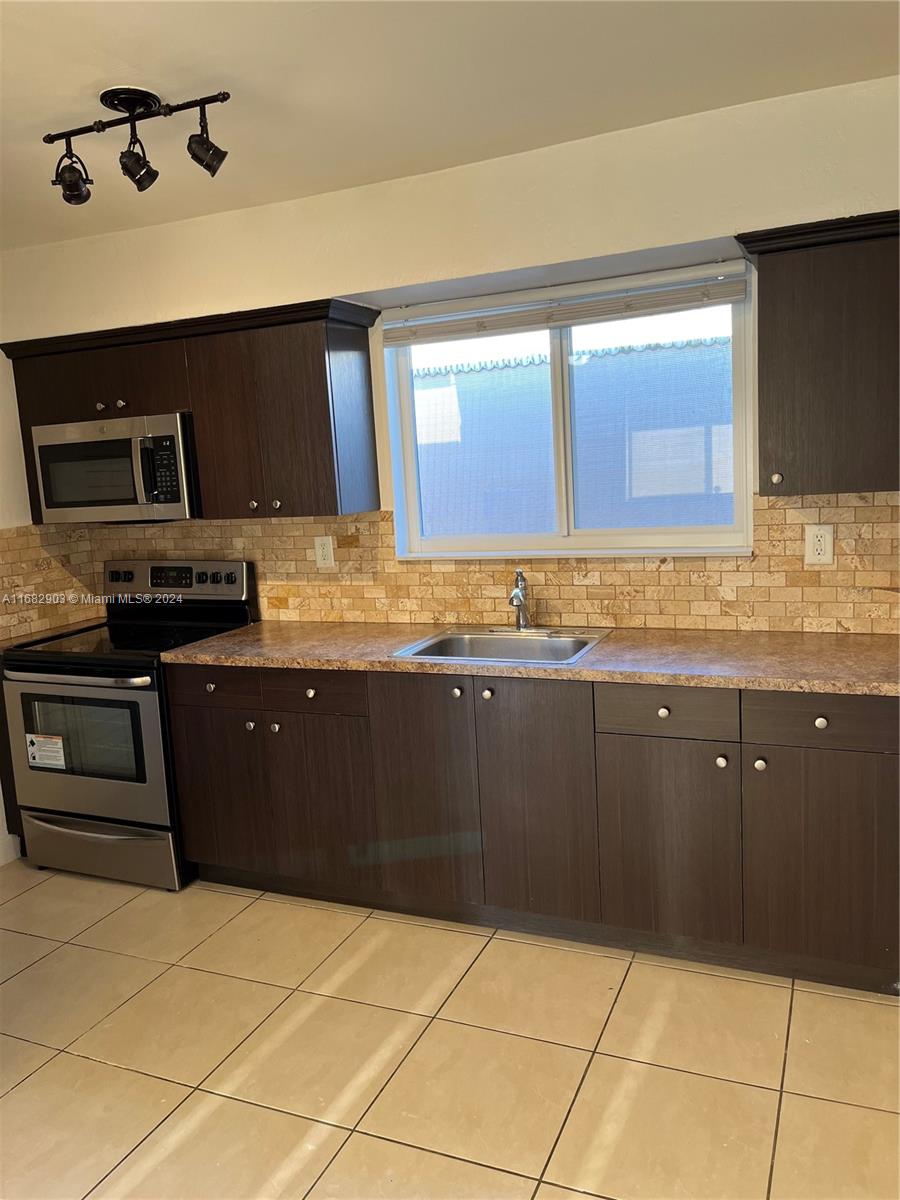 HIALEAH 17TH ADDN REV & A - Residential Lease