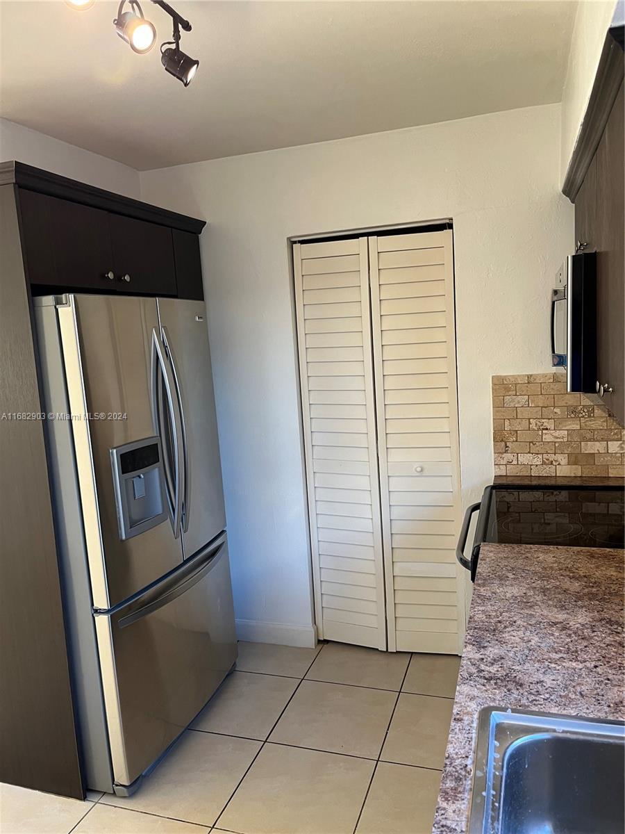 HIALEAH 17TH ADDN REV & A - Residential Lease