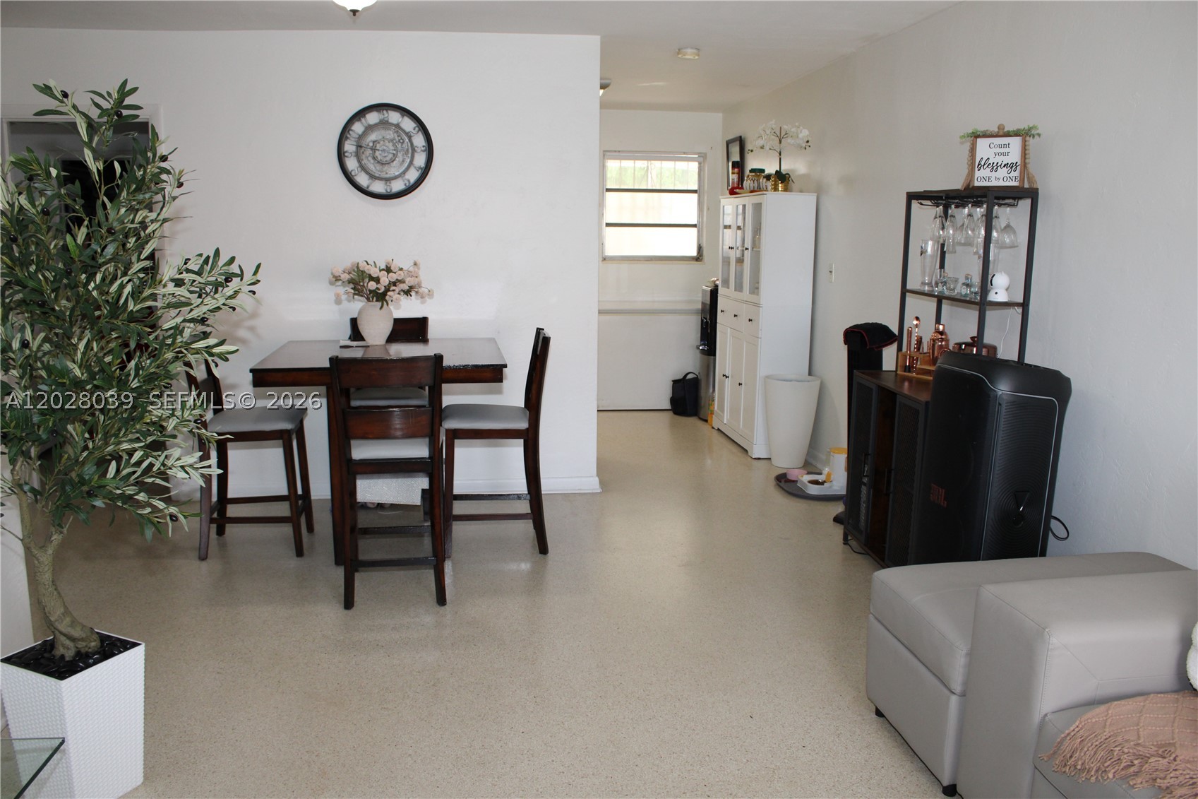 RIVERSIDE FARMS - Residential Income