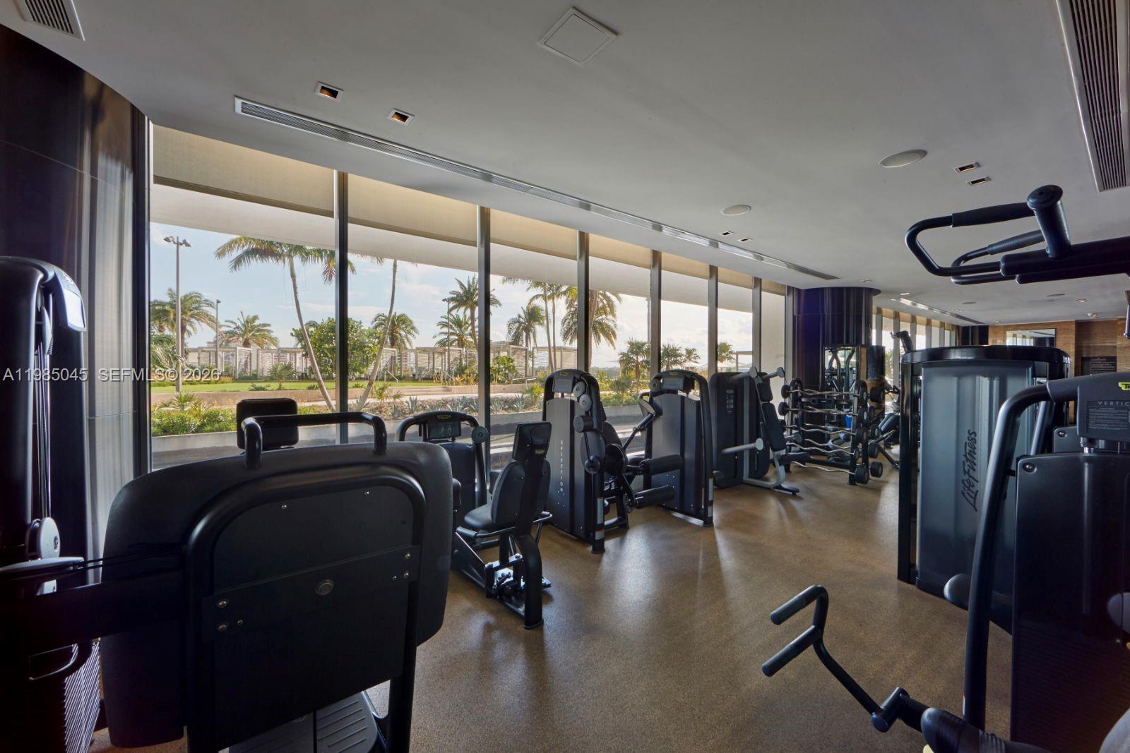 APOGEE CONDO - Residential
