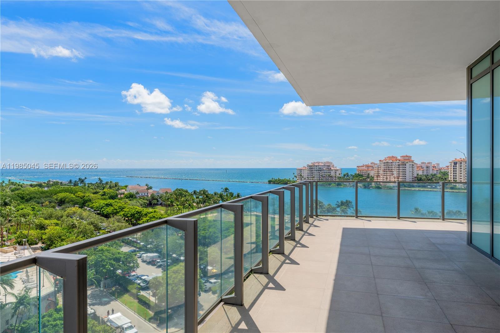 APOGEE CONDO - Residential