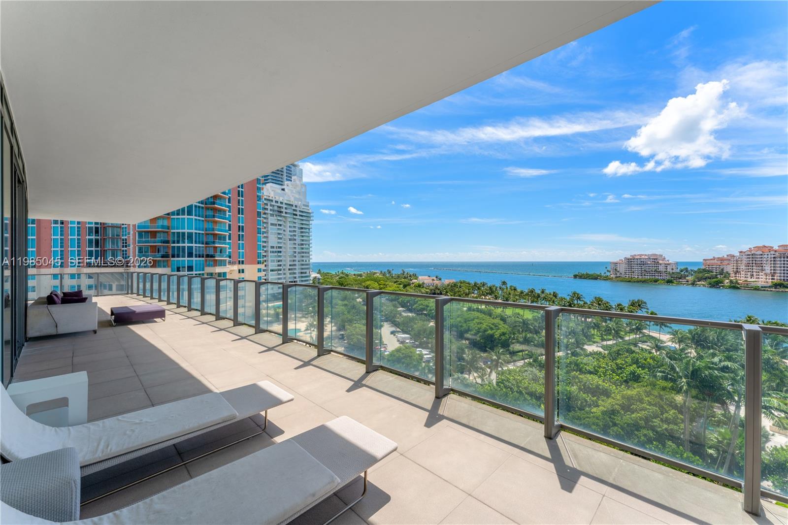 APOGEE CONDO - Residential