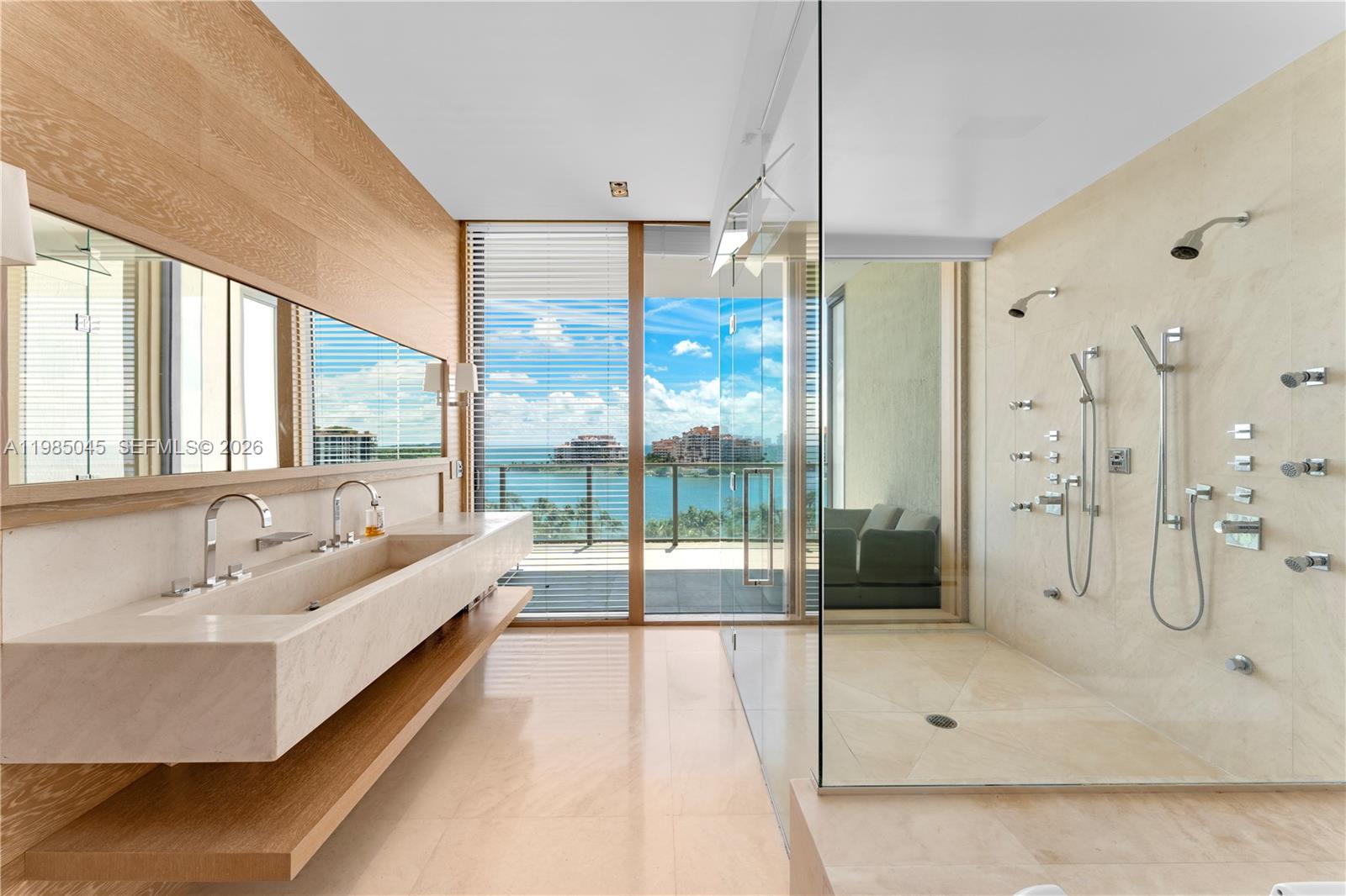 APOGEE CONDO - Residential