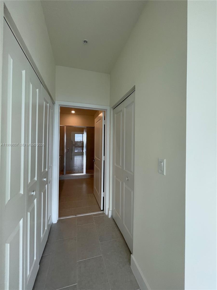 DOWNTOWN DORAL SOUTH PHAS - Residential