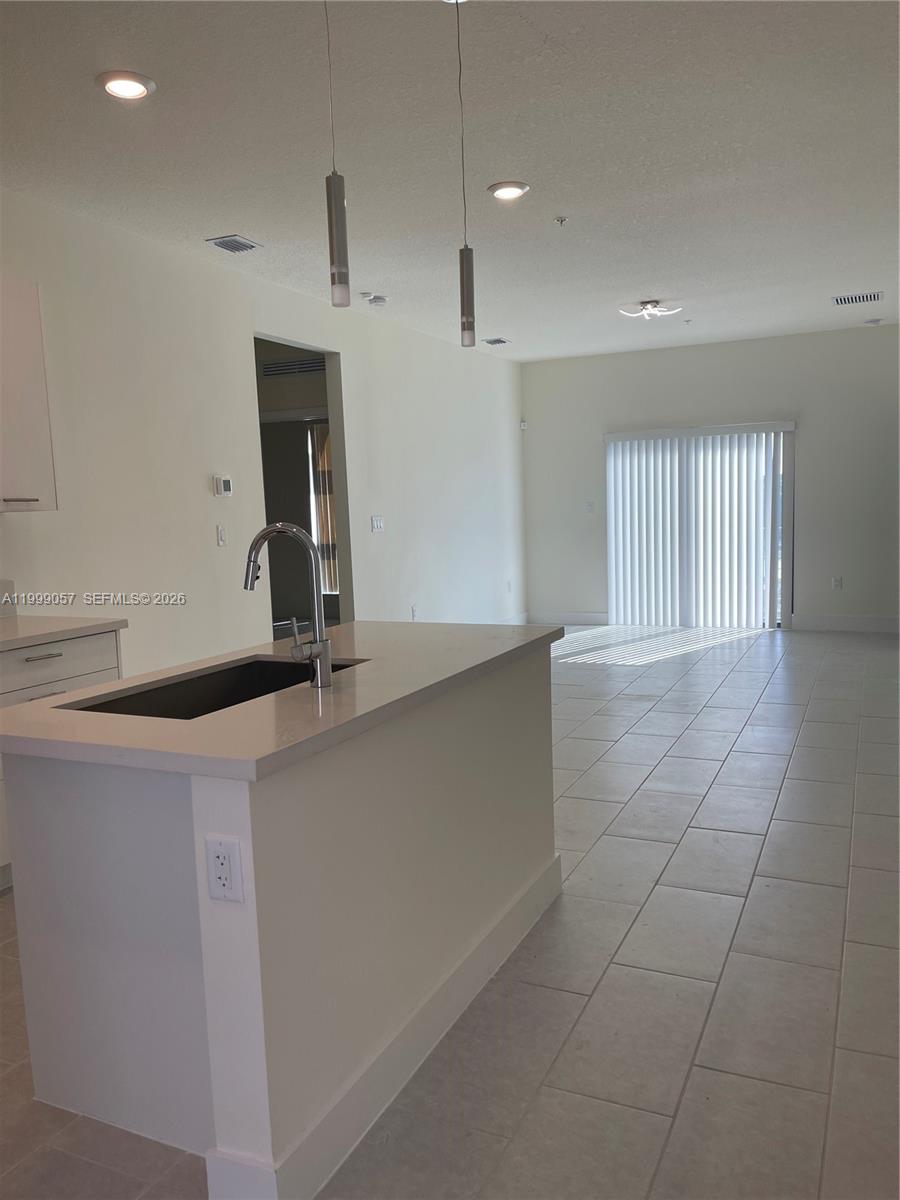 DOWNTOWN DORAL SOUTH PHAS - Residential