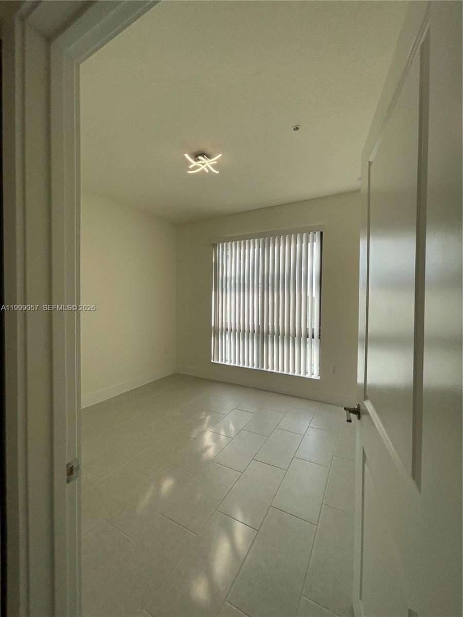 DOWNTOWN DORAL SOUTH PHAS - Residential