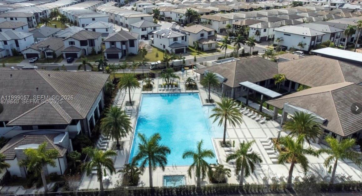DOWNTOWN DORAL SOUTH PHAS - Residential