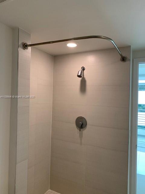 MIDTOWN DORAL - Residential Lease