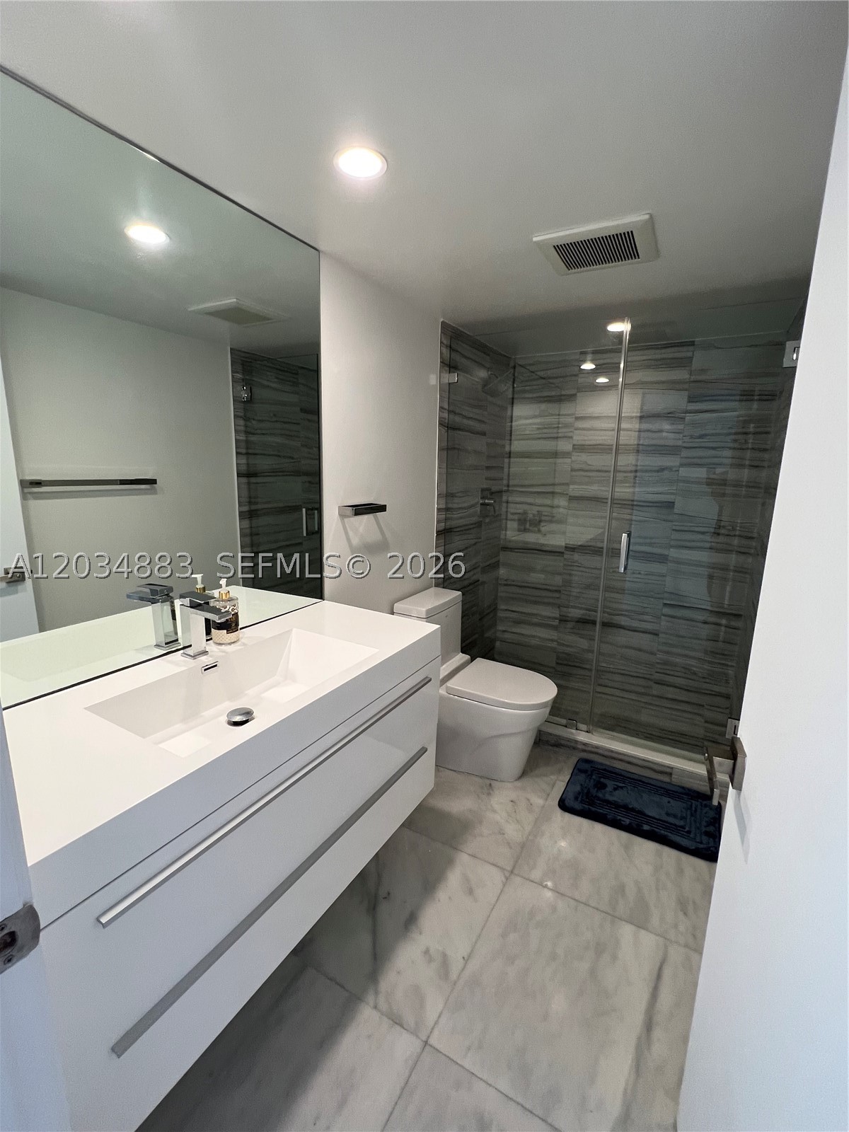 KEY COLONY NO 4 CONDO - Residential Lease