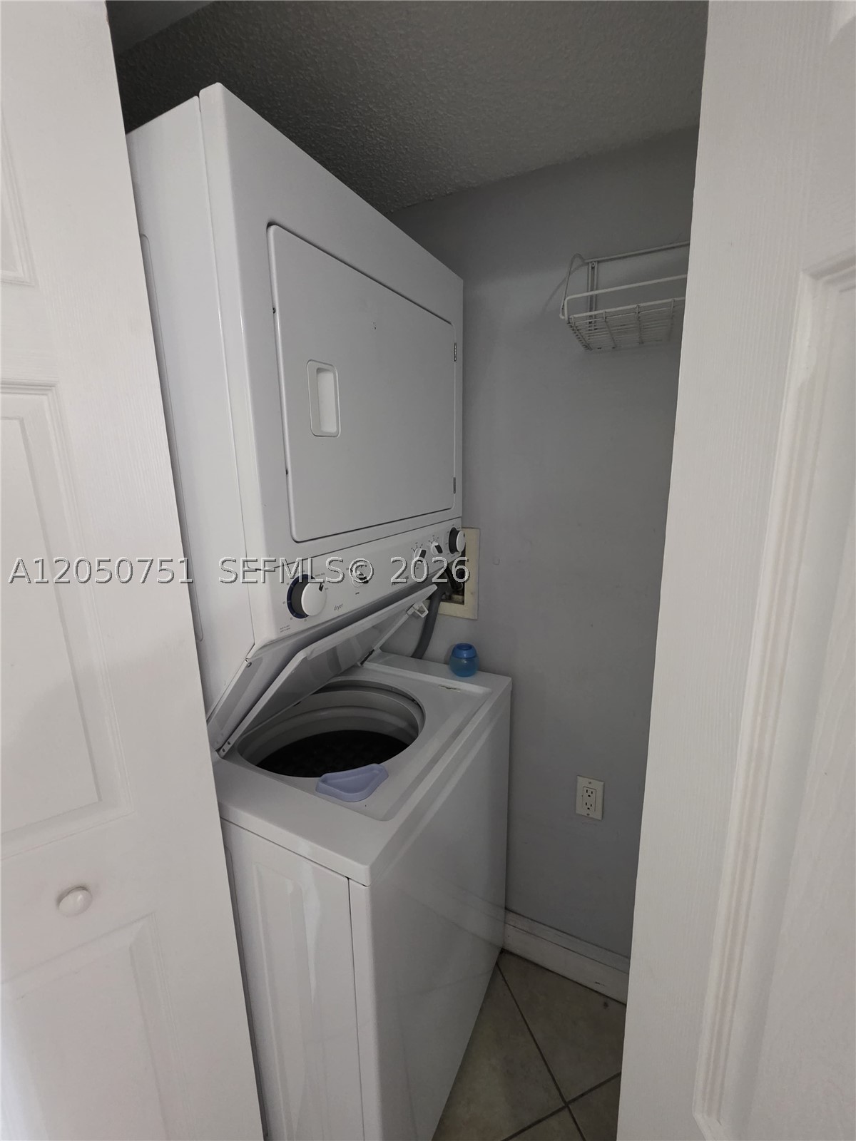 CASA DEL SOL CONDO - Residential Lease