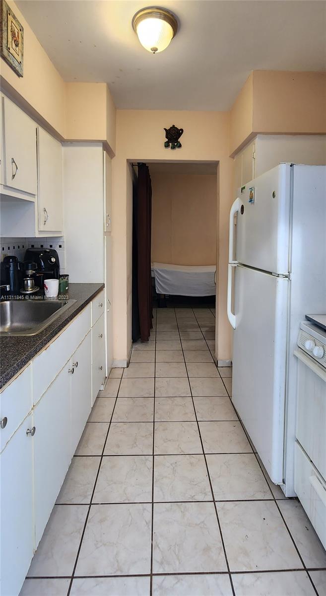 COLONY HOUSE CONDO - Residential