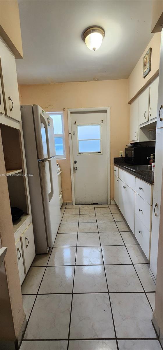 COLONY HOUSE CONDO - Residential
