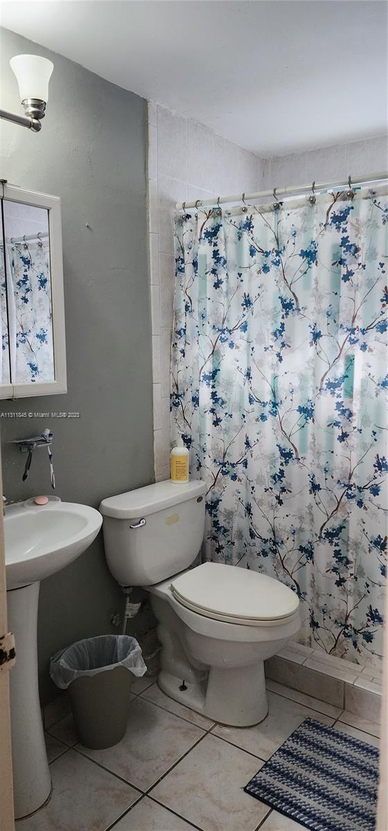 COLONY HOUSE CONDO - Residential