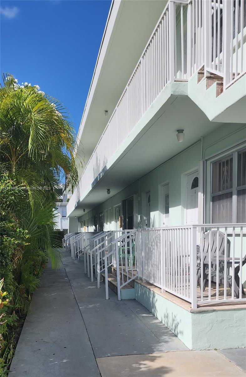 COLONY HOUSE CONDO - Residential
