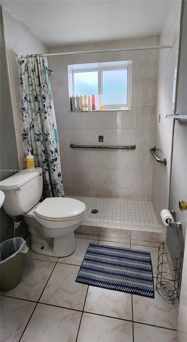 COLONY HOUSE CONDO - Residential
