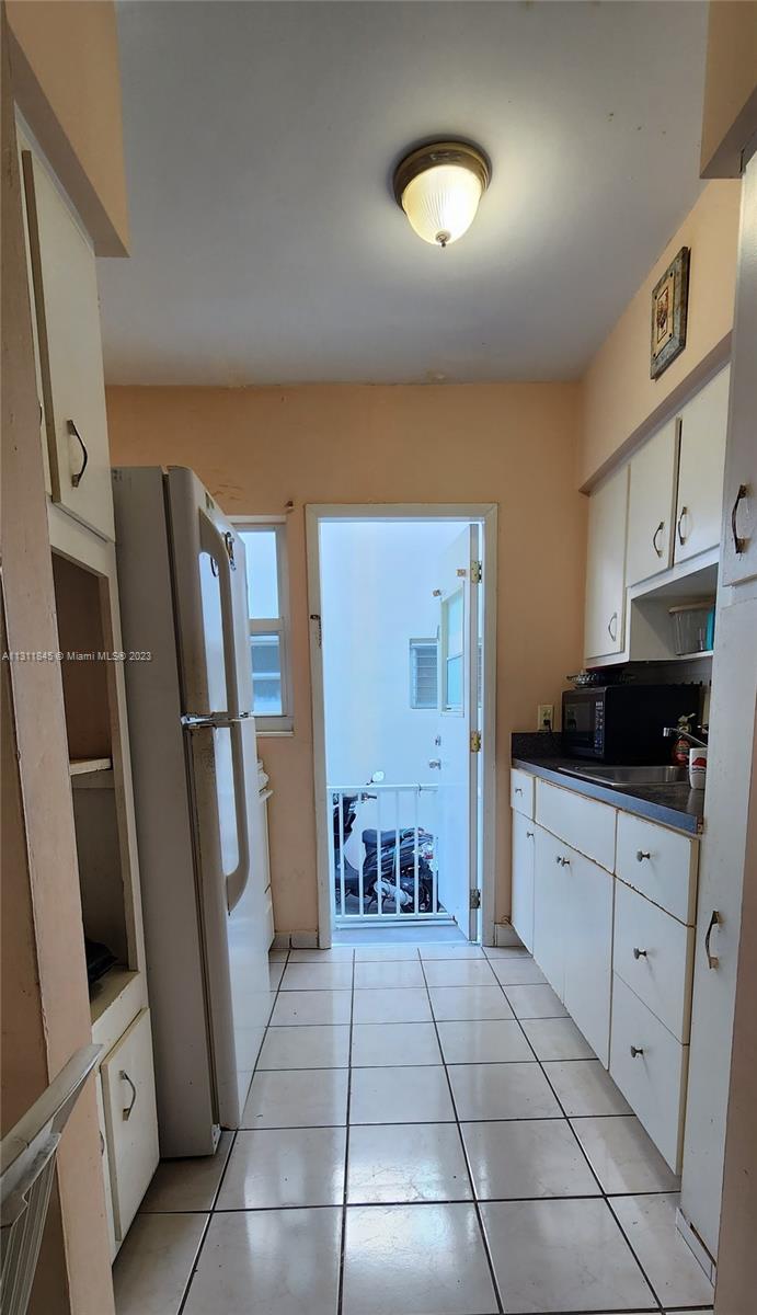 COLONY HOUSE CONDO - Residential