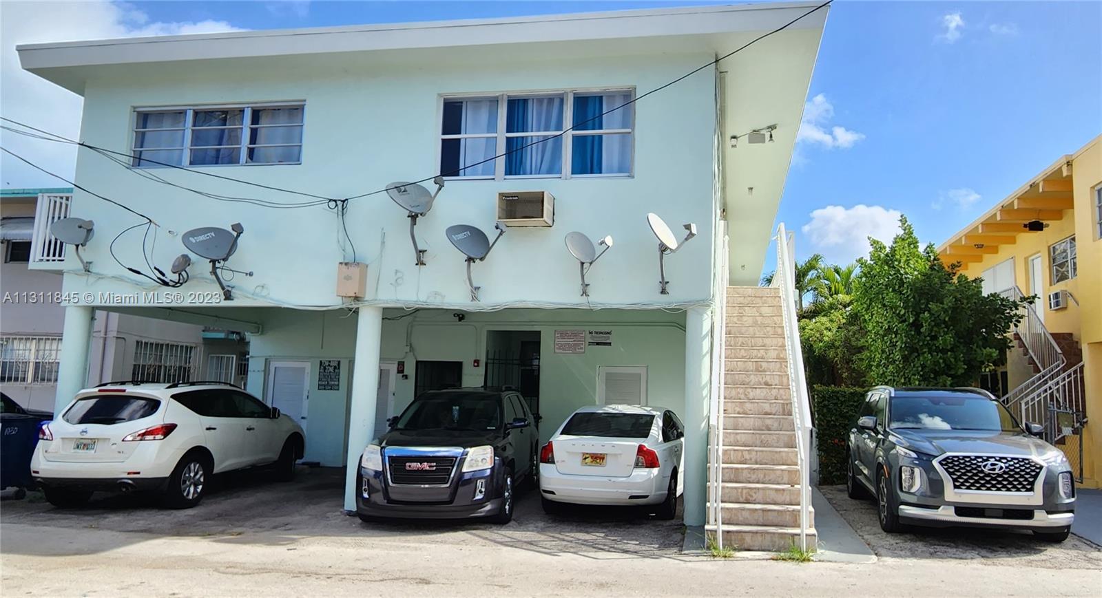 COLONY HOUSE CONDO - Residential