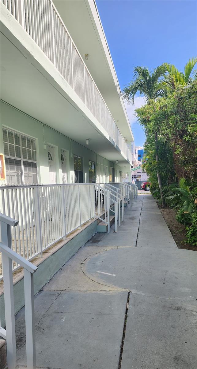 COLONY HOUSE CONDO - Residential