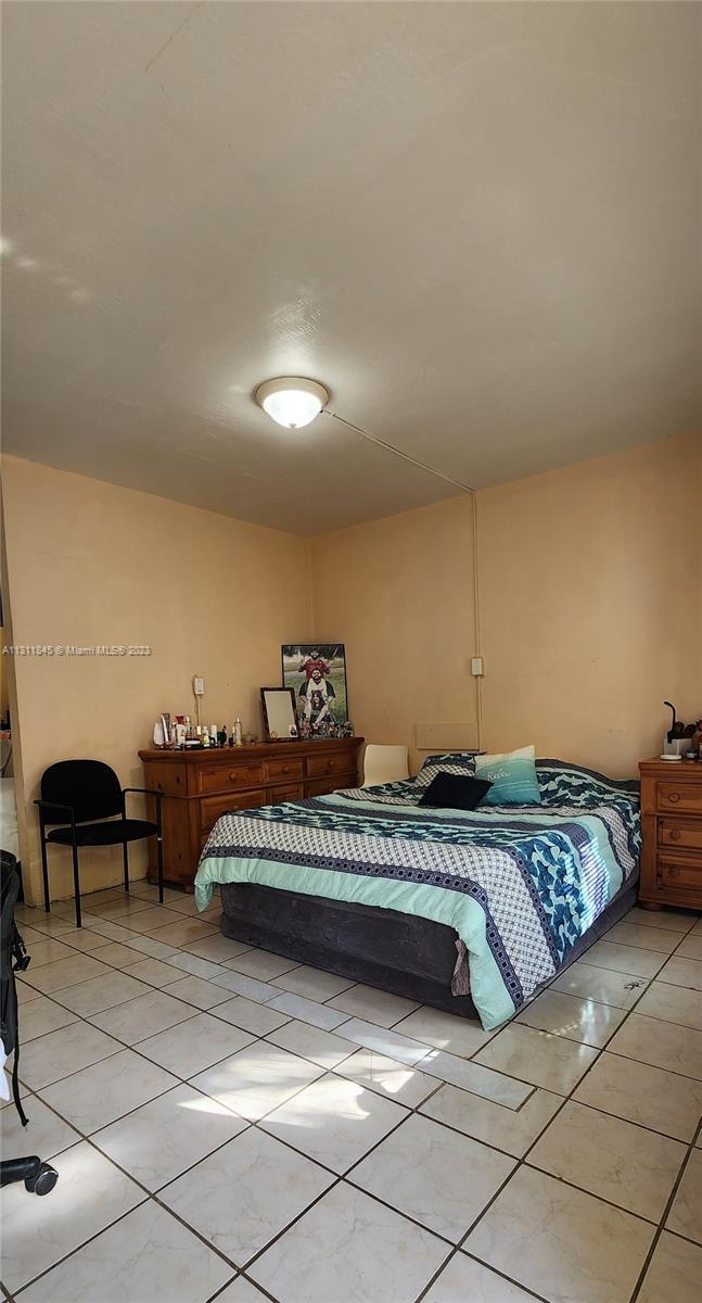 COLONY HOUSE CONDO - Residential