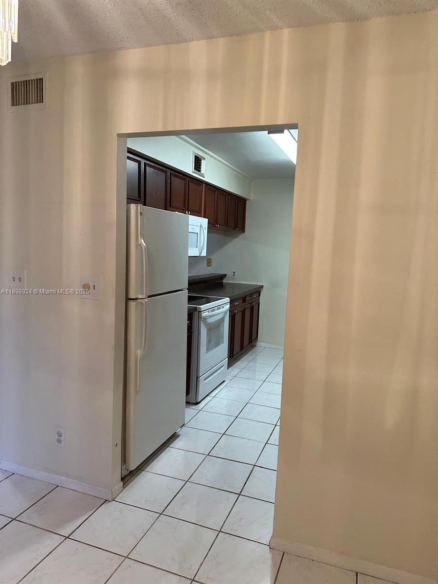 NEWPORT AT LAUDERHILL CON - Residential