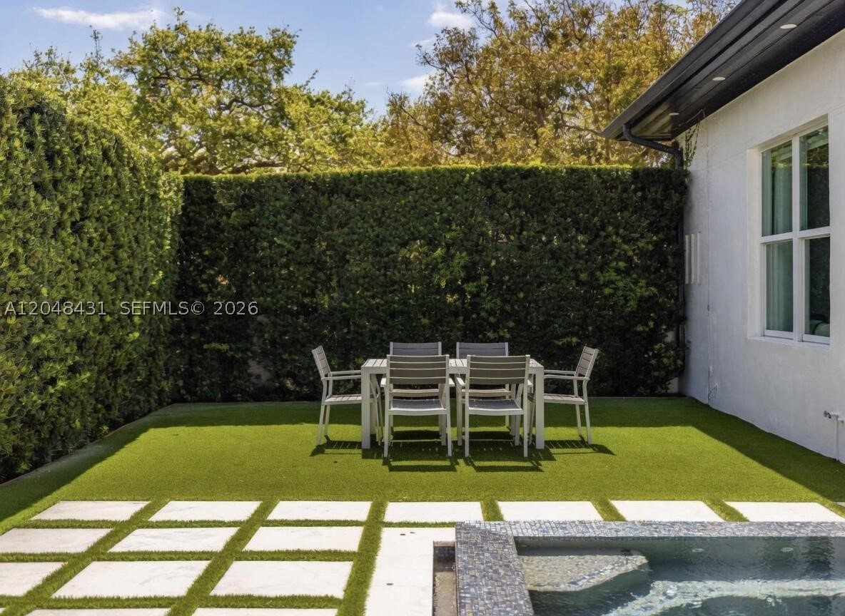MIAMI SHORES SEC 3 - Residential