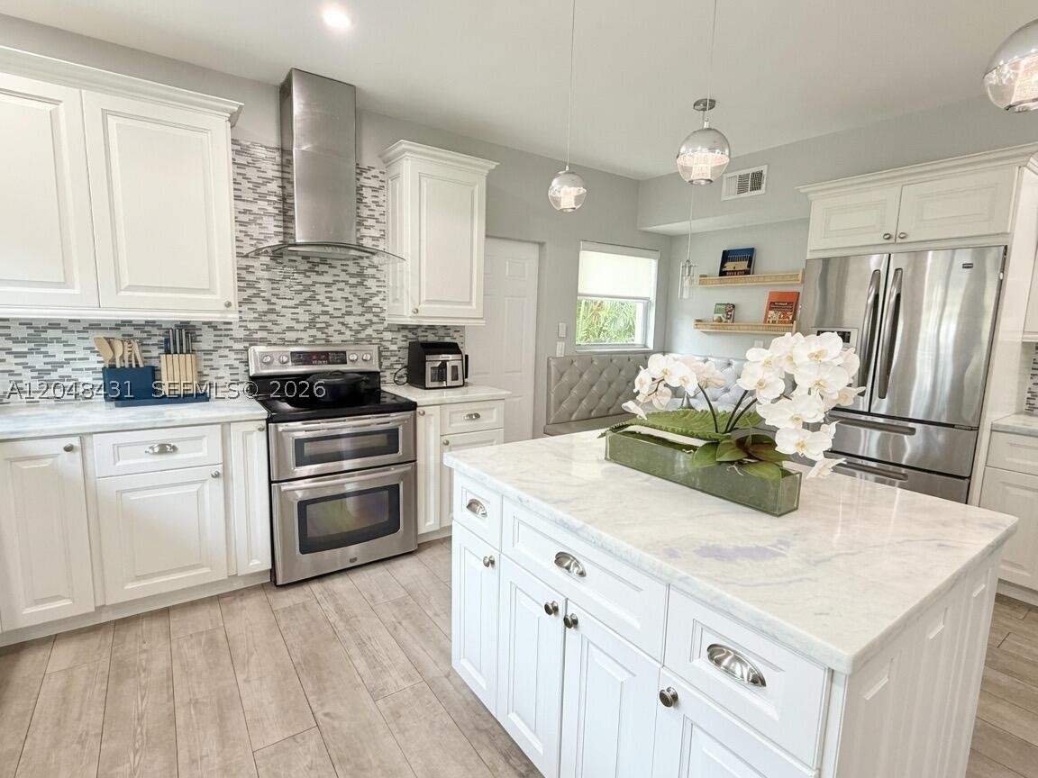 MIAMI SHORES SEC 3 - Residential
