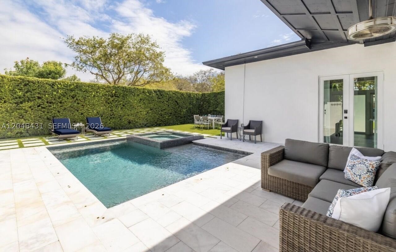 MIAMI SHORES SEC 3 - Residential