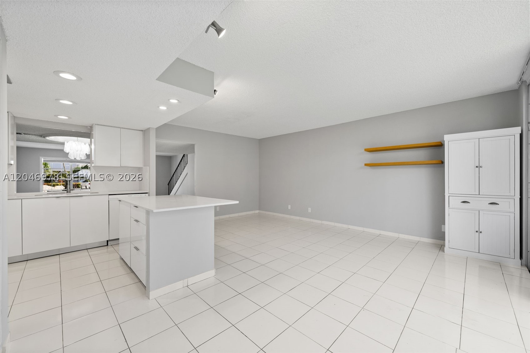 VENETIAN PARK III CONDO - Residential