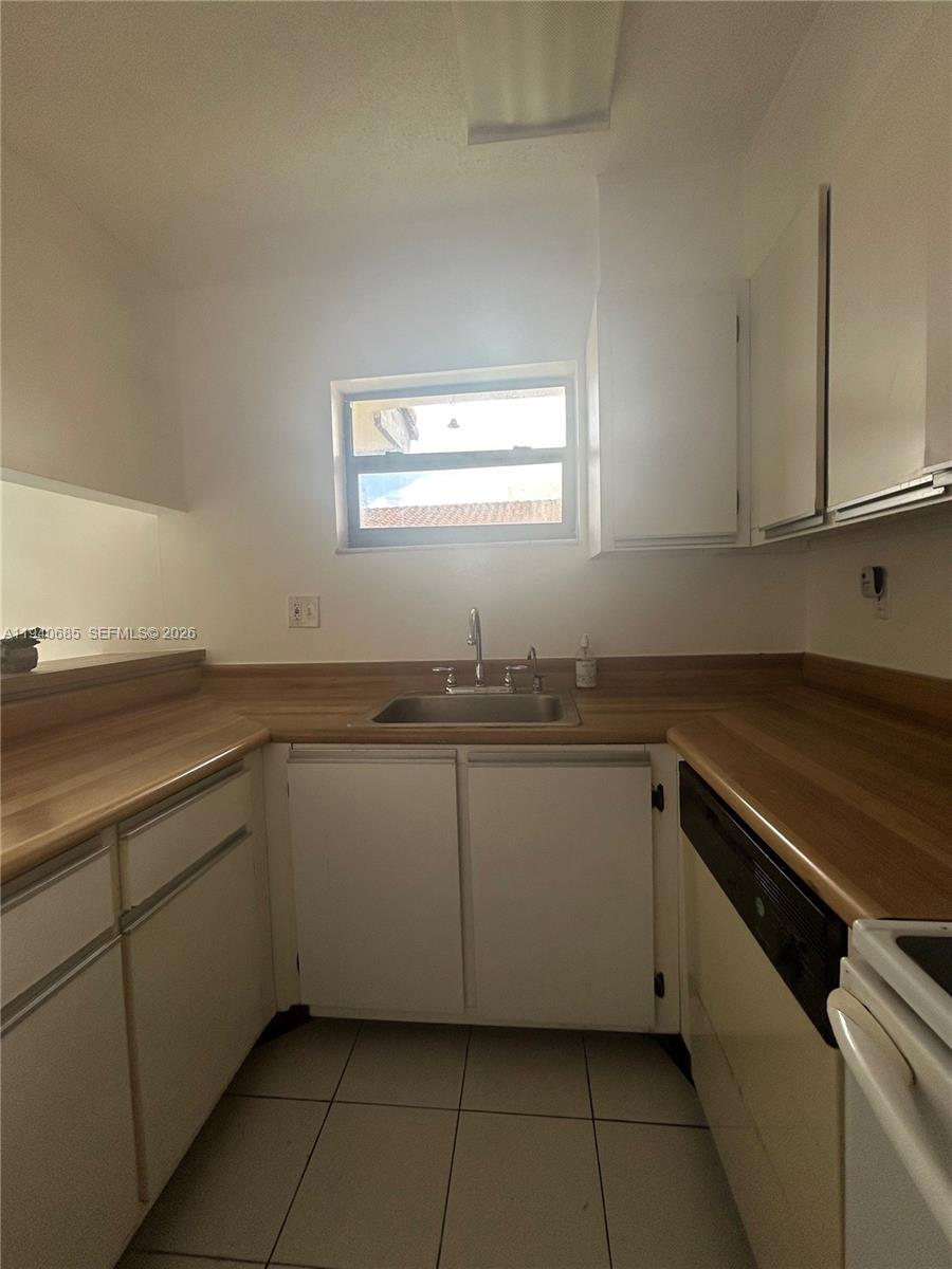 CONQUISTADOR PARK CONDO - Residential